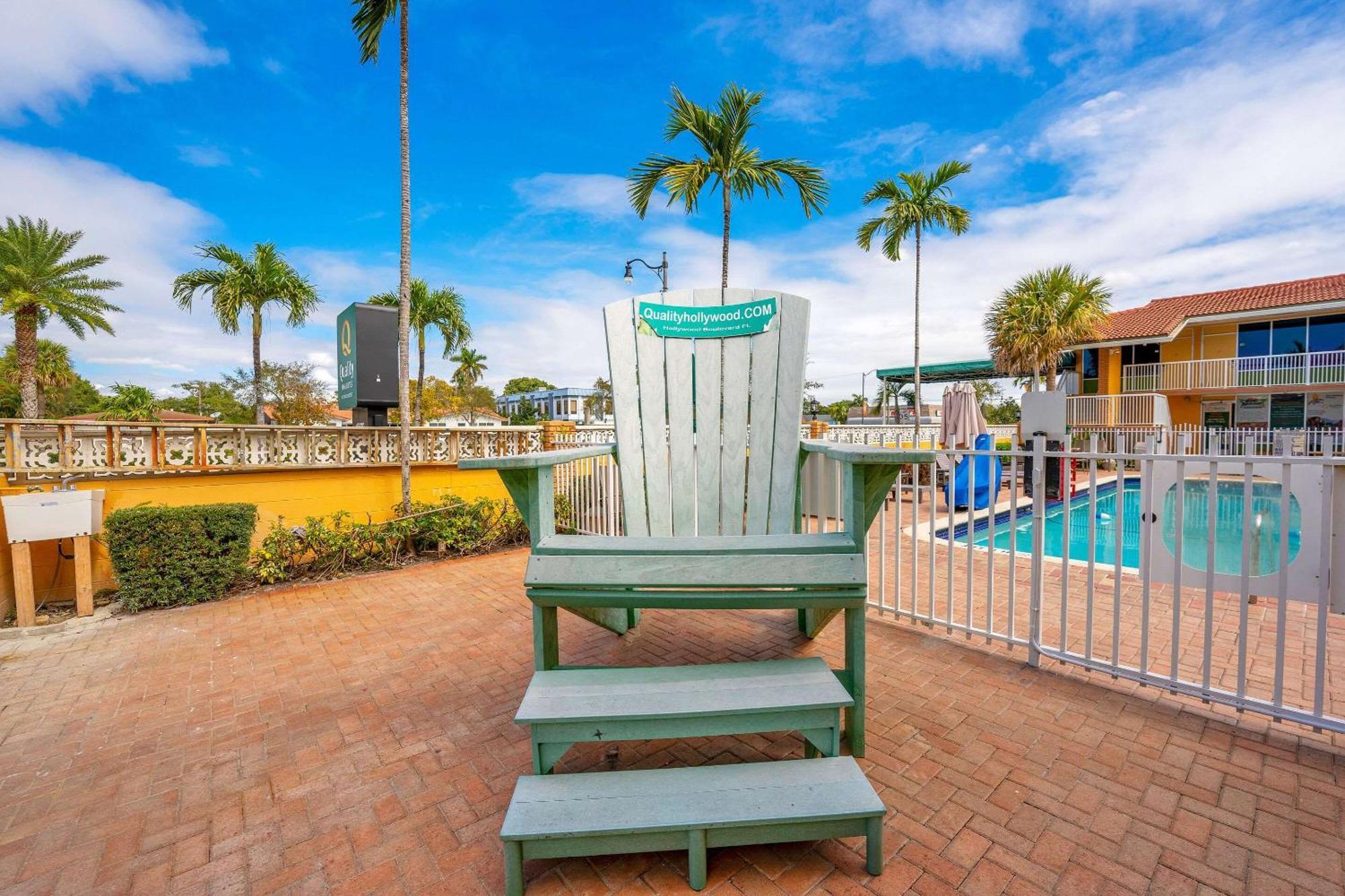 Quality Inn & Suites Airport-Cruise Port Hollywood Esterno foto