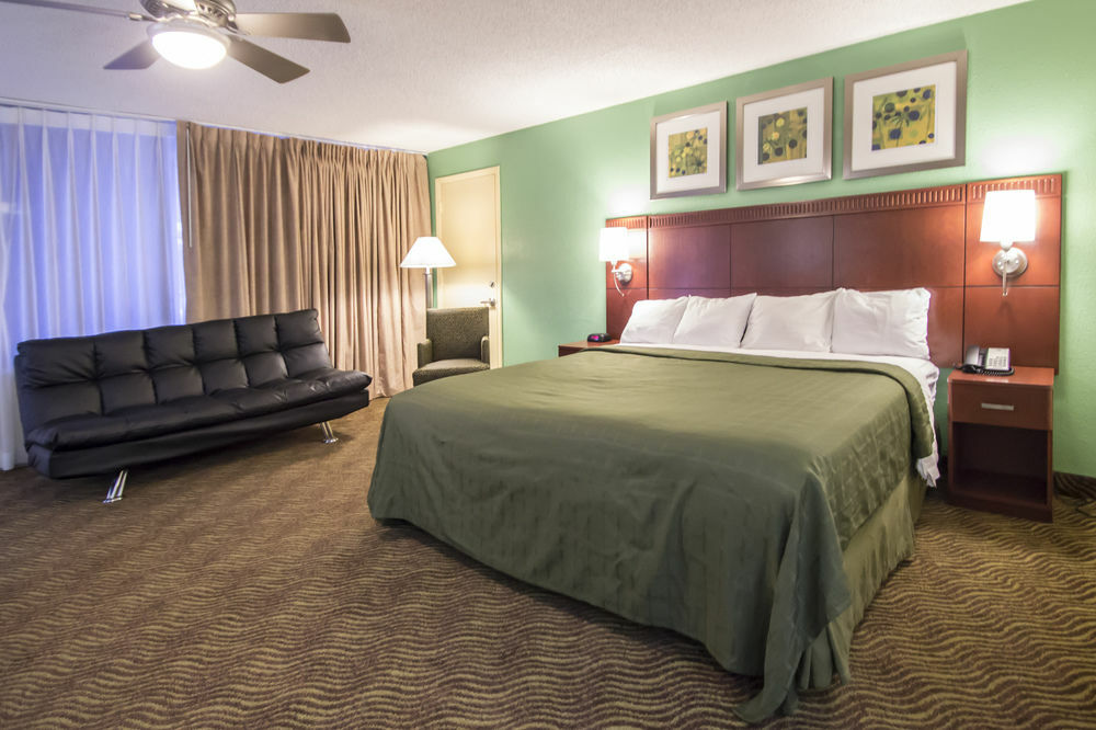 Quality Inn & Suites Airport-Cruise Port Hollywood Esterno foto